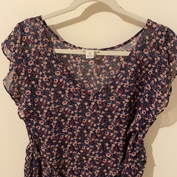 Motherhood Maternity floral top, size L - Picture 4 of 4